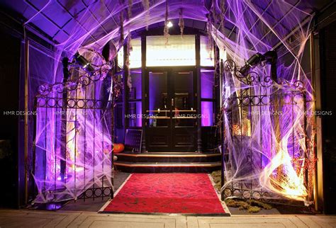 Halloween club - 7. London Murder Mystery Dinner Cruise. If you don’t fancy celebrating in sheer terror, this murder mystery event might just do the trick (or treat). City Cruises are inviting guests aboard for ...